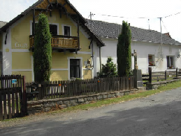 één van de oudere huizen in Horejany